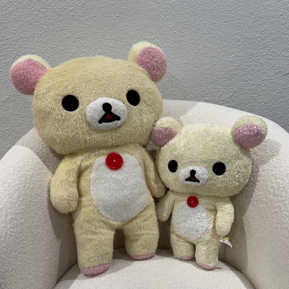 2 Rilakkuma dolls
16” and 23” tall